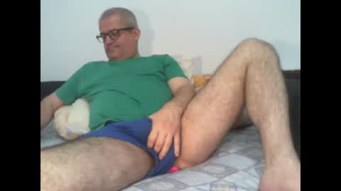 Snapshot of eyes12 chatting on October 15, 5:11 am GEORGE online show from October 15, 5:11 am