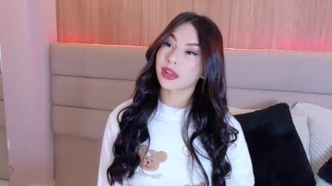 eymicooper online show from November 28, 9:11 pm