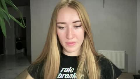 fairy_face online show from September 27, 9:23 pm