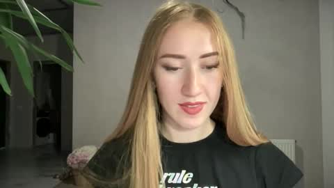 fairy_face online show from October 19, 5:28 pm