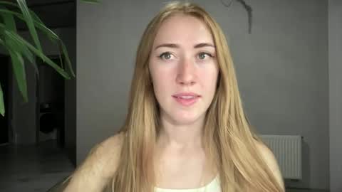 fairy_face online show from September 25, 9:11 pm