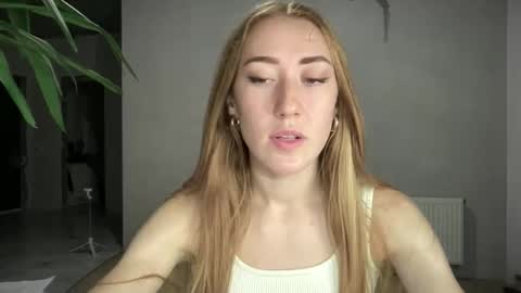 fairy_face online show from October 11, 10:24 pm