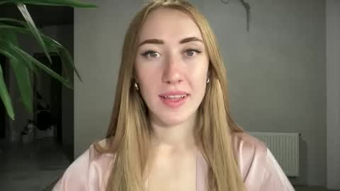 fairy_face online show from September 24, 8:04 pm