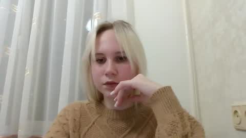 fairyfeller_ online show from October 4, 4:27 pm