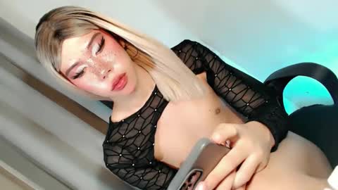 Ivy Lauren online show from March 7, 7:14 pm