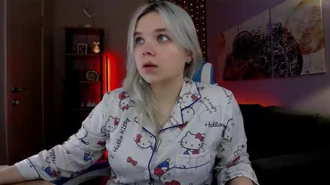 Bella online show from November 15, 10:39 am