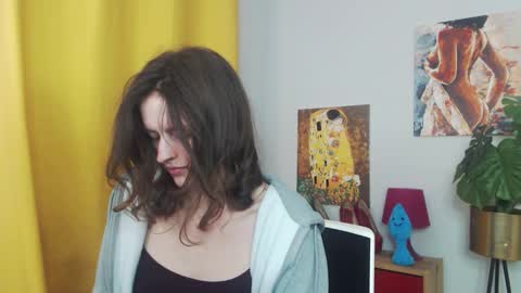 Nadine online show from October 22, 5:21 am