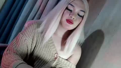 DANIELLA - DONT FORGET TO GIVE ME A THUMBSU UP online show from May 23, 10:50 pm