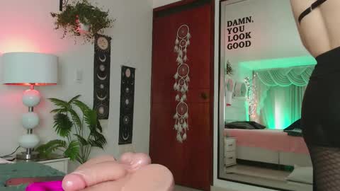 Farah online show from March 6, 12:15 pm