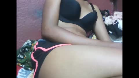 farantsaaly1 online show from December 17, 7:26 am