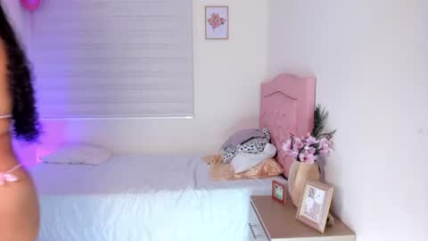 Zoe online show from June 24, 8:27 pm