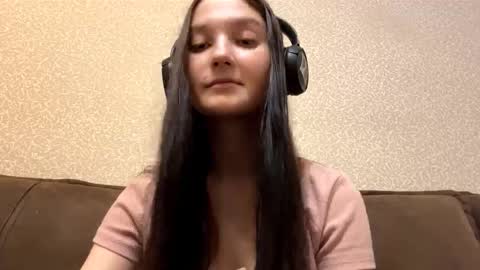 Aurora 18yo online show from December 1, 9:29 am