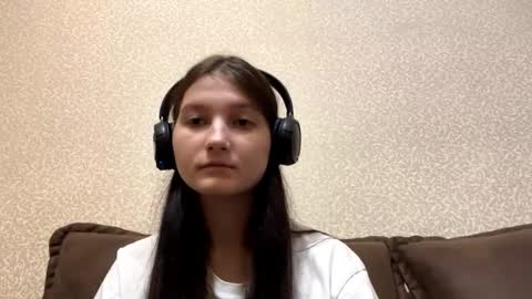 Snapshot of faustinabartosh chatting on October 19, 10:09 am Aurora 18yo online show from October 19, 10:09 am