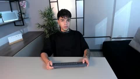 Fede online show from May 24, 12:12 pm