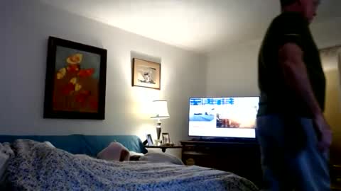 Fee Free To Smile online show from February 15, 9:02 pm