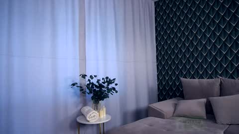 Snapshot of felissiany chatting on October 1, 4:22 am Hello im Nova online show from October 1, 4:22 am