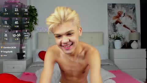 Snapshot of felix_rey chatting on February 11, 10:50 pm Felix online show from February 11, 10:50 pm