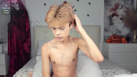 Snapshot of felix_rey chatting on October 15, 4:52 pm Felix online show from October 15, 4:52 pm