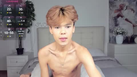 Snapshot of felix_rey chatting on September 23, 2:55 pm Felix online show from September 23, 2:55 pm