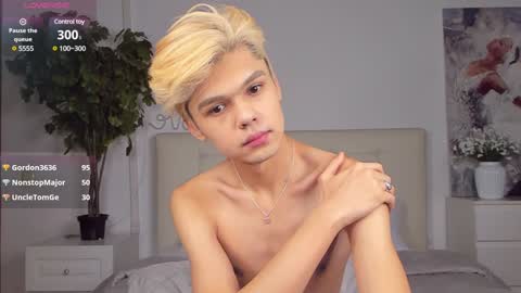 Snapshot of felix_rey chatting on February 26, 1:36 am Felix online show from February 26, 1:36 am