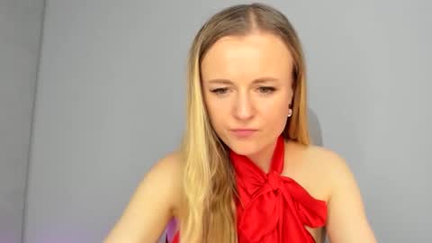 felorina online show from April 16, 9:39 pm