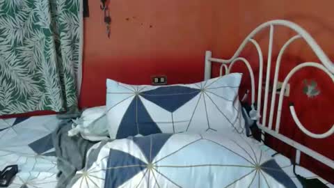 feminine_tsx online show from April 12, 6:23 pm