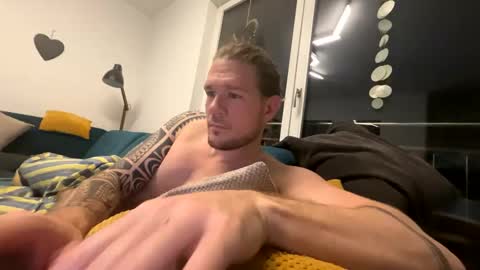 ferdl1988_1 online show from January 11, 10:18 pm