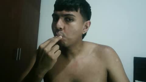 fernadox97 online show from February 18, 5:40 am