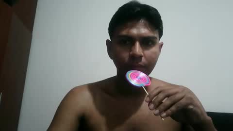 fernadox97 online show from March 22, 9:19 pm