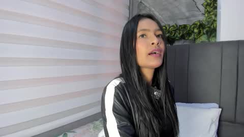 fernanda_liie_ online show from December 17, 12:45 pm