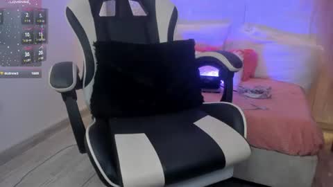 Fer  online show from July 23, 1:58 am