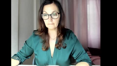 Snapshot of fey_bb chatting on December 4, 7:00 am Milana online show from December 4, 7:00 am