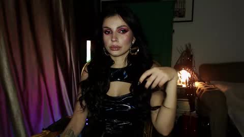 Snapshot of fiercehuntress chatting on October 22, 10:55 pm Goddess Katerina online show from October 22, 10:55 pm