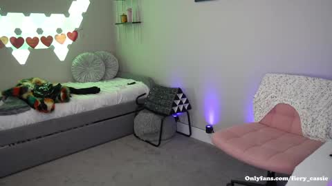 Snapshot of fiery_redhead chatting on February 23, 3:56 am Cassie Ventura online show from February 23, 3:56 am