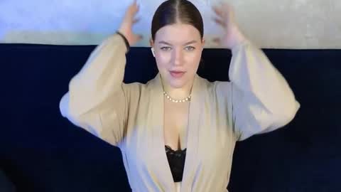 Kim  online show from October 20, 8:08 am