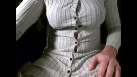 fifi010203 online show from December 16, 7:26 am