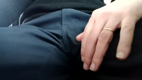 fifi010203 online show from February 1, 1:30 pm