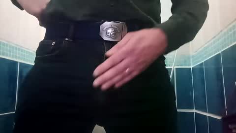 fifi010203 online show from February 19, 5:16 pm