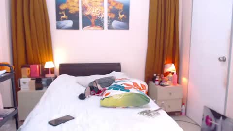stephanie online show from July 15, 2:33 pm