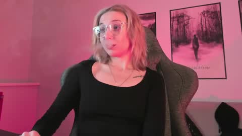 cap and Lana  online show from March 2, 5:33 am