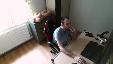 Jane and Findo online show from March 1, 4:15 am