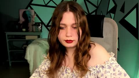 fiora online show from March 29, 8:38 am