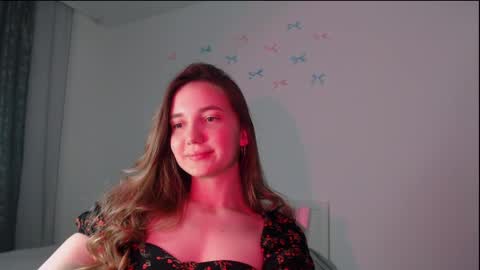 fireflies_fly_ online show from April 19, 7:38 pm