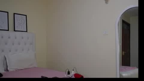 Goddess online show from September 20, 9:40 pm