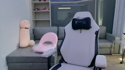 Bianca online show from June 9, 6:07 pm
