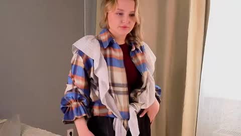 Amelia online show from April 1, 3:29 am