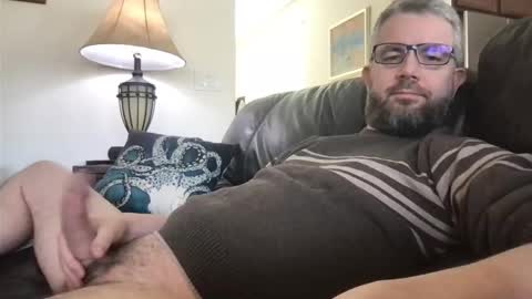 fleas1 online show from February 1, 9:29 pm