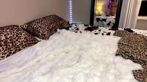 Roxy online show from April 13, 10:08 am