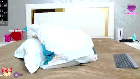 flirtdeea online show from November 19, 7:01 pm