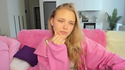 Mona online show from November 30, 5:25 am